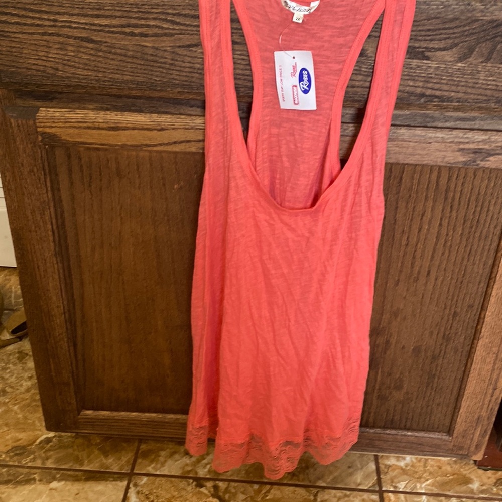 Splash lace mutton orange tank top. Size 2X